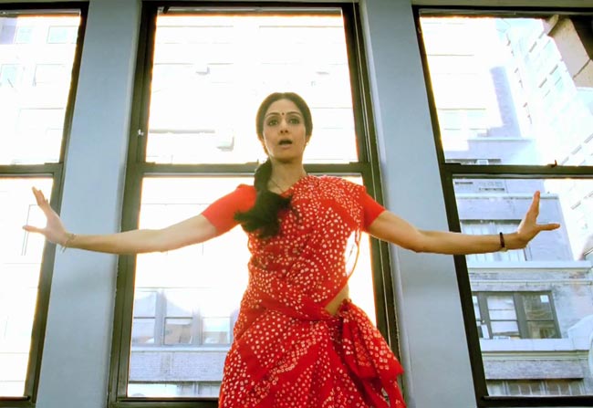 'इंग्लिश विंग्लिश' का फर्स्ट लुक  | बॉलीवुड के GEN NXT