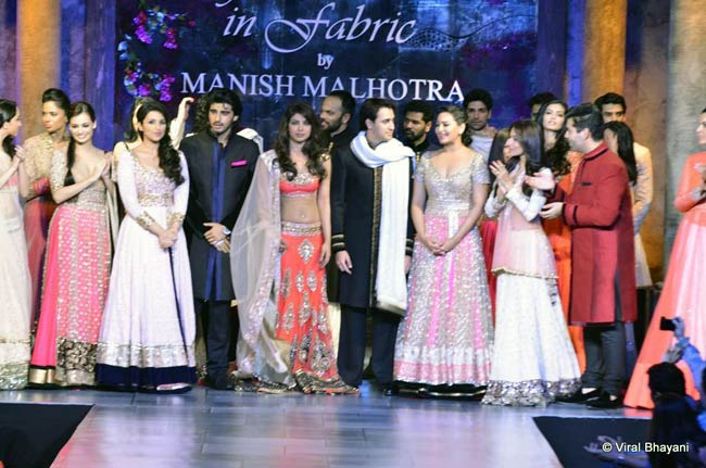 सितारों से सजा मिजवां फैशन शो... | ज्‍वेलरी वीक में सितारे