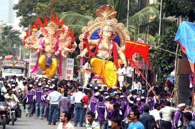 कृपा बरसाने फिर आ रहे हैं गणपति बप्‍पा