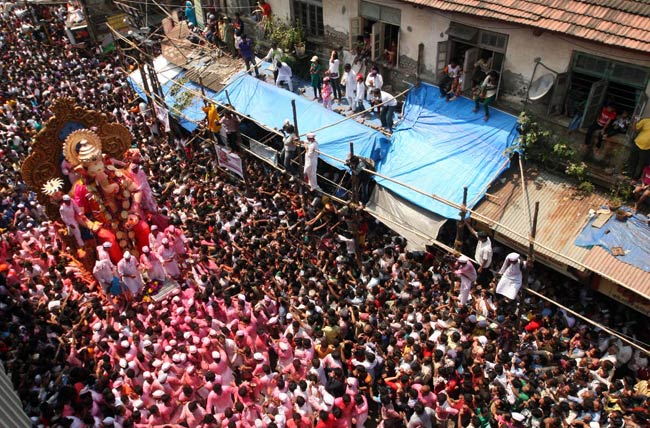 भक्‍तों ने दी गणपति को विदाई | गणेशोत्सव की धूम