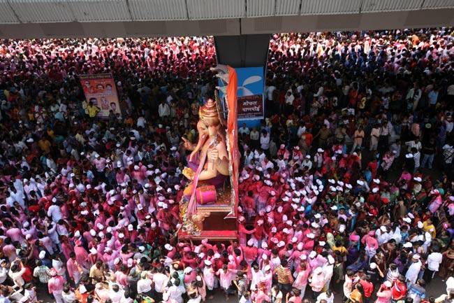 भक्‍तों ने दी गणपति को विदाई | गणेशोत्सव की धूम