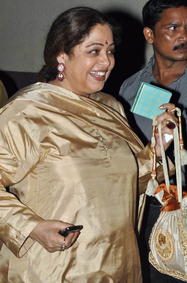 बॉलीवुड भी बोला, गणपति बप्पा मोरया | ऐश्‍वर्या के गणपति