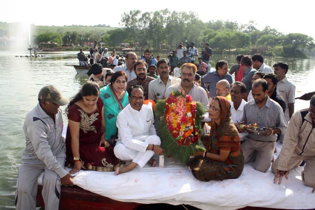 भक्‍तों ने दी गणपति को विदाई | गणेशोत्सव की धूम