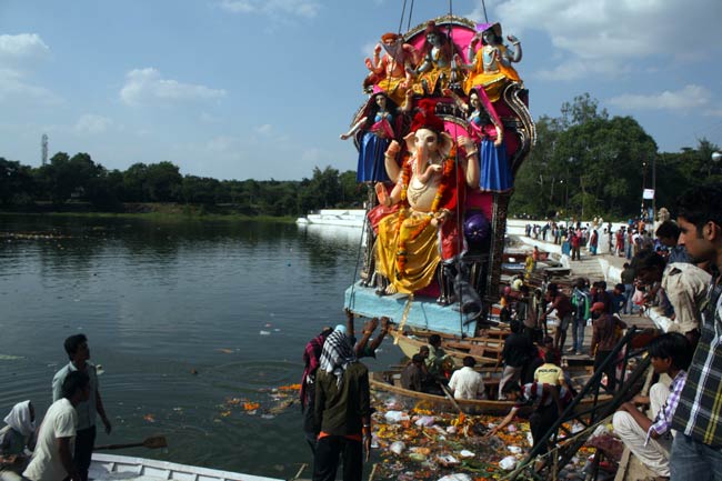 भक्‍तों ने दी गणपति को विदाई | गणेशोत्सव की धूम