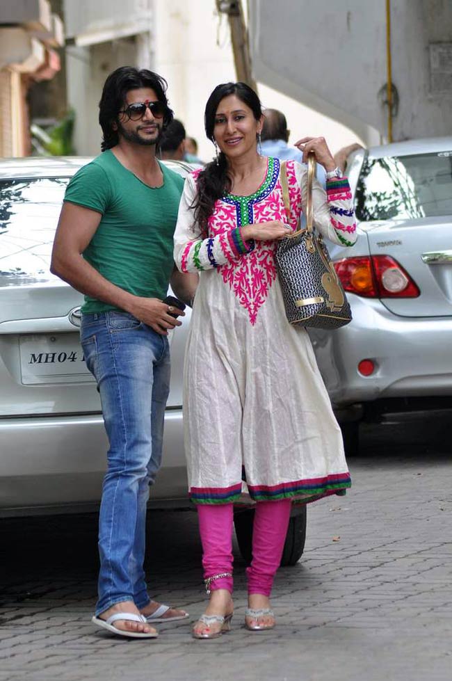 बॉलीवुड भी बोला, गणपति बप्पा मोरया | ऐश्‍वर्या के गणपति