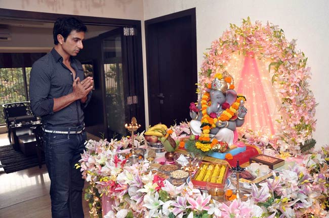 बॉलीवुड भी बोला, गणपति बप्पा मोरया | ऐश्‍वर्या के गणपति