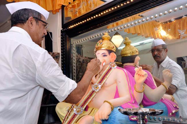 बॉलीवुड भी बोला, गणपति बप्पा मोरया | ऐश्‍वर्या के गणपति