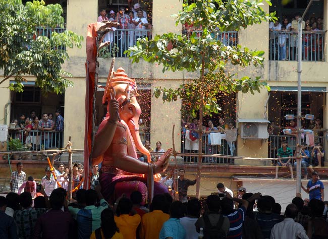 भक्‍तों ने दी गणपति को विदाई | गणेशोत्सव की धूम