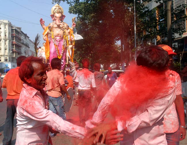 भक्‍तों ने दी गणपति को विदाई | गणेशोत्सव की धूम