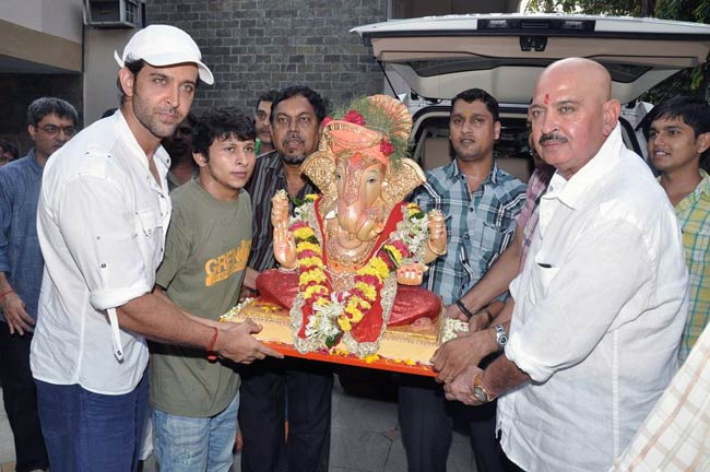 गणपति उत्‍सव में मग्‍न बॉलीवुड सितारे | गणेशोत्सव की धूम