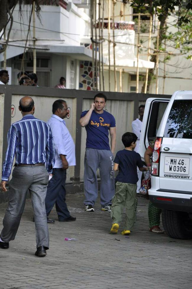 गणपति उत्‍सव में मग्‍न बॉलीवुड सितारे | गणेशोत्सव की धूम