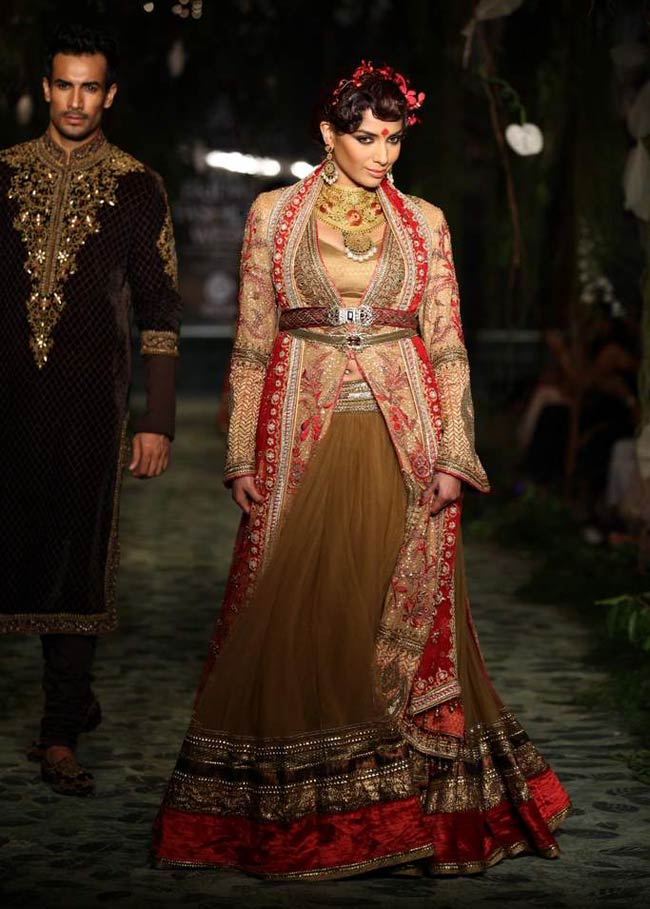 ब्राइडल फैशन वीक में चित्रांगदा के जलवे...| ज्‍वेलरी वीक