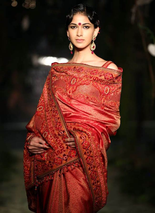 ब्राइडल फैशन वीक में चित्रांगदा के जलवे...| ज्‍वेलरी वीक