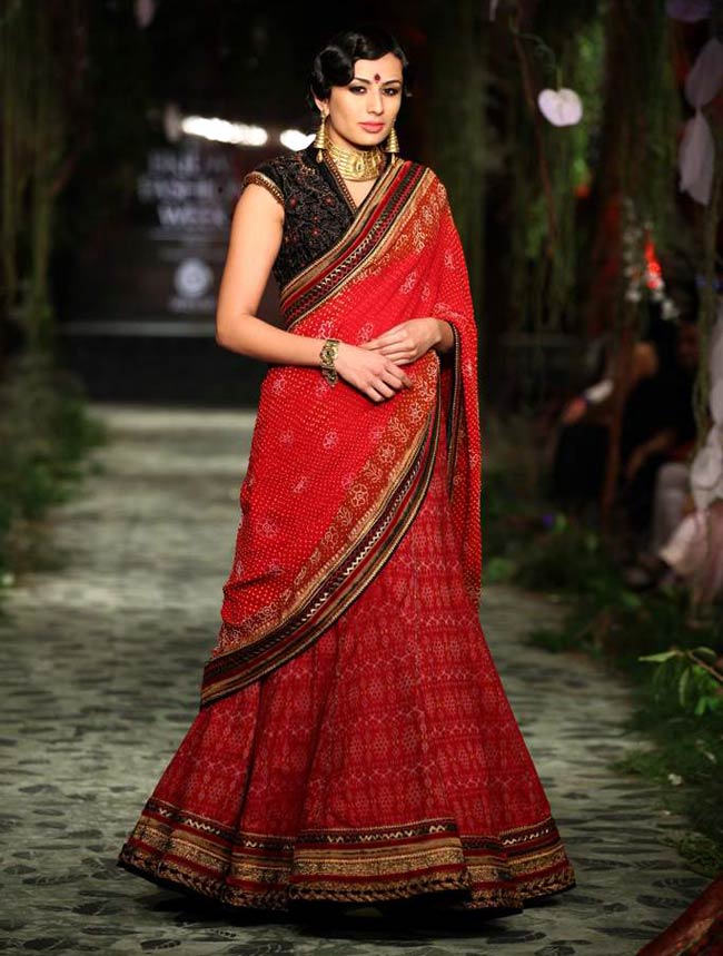 ब्राइडल फैशन वीक में चित्रांगदा के जलवे...| ज्‍वेलरी वीक