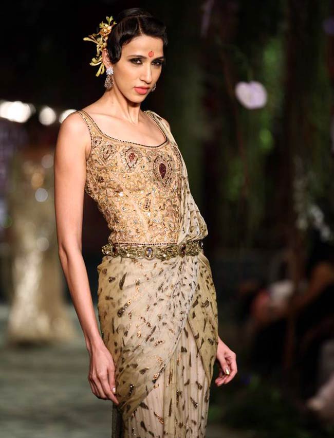 ब्राइडल फैशन वीक में चित्रांगदा के जलवे...| ज्‍वेलरी वीक