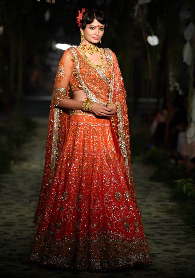 ब्राइडल फैशन वीक में चित्रांगदा के जलवे...| ज्‍वेलरी वीक