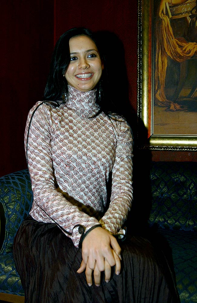 ईशा शरवानी को हैप्पी बर्थडे | बोल्ड बालाएं