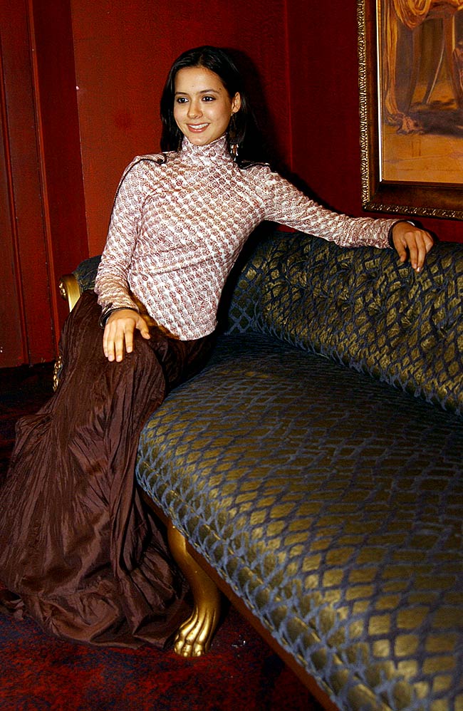 ईशा शरवानी को हैप्पी बर्थडे | बोल्ड बालाएं