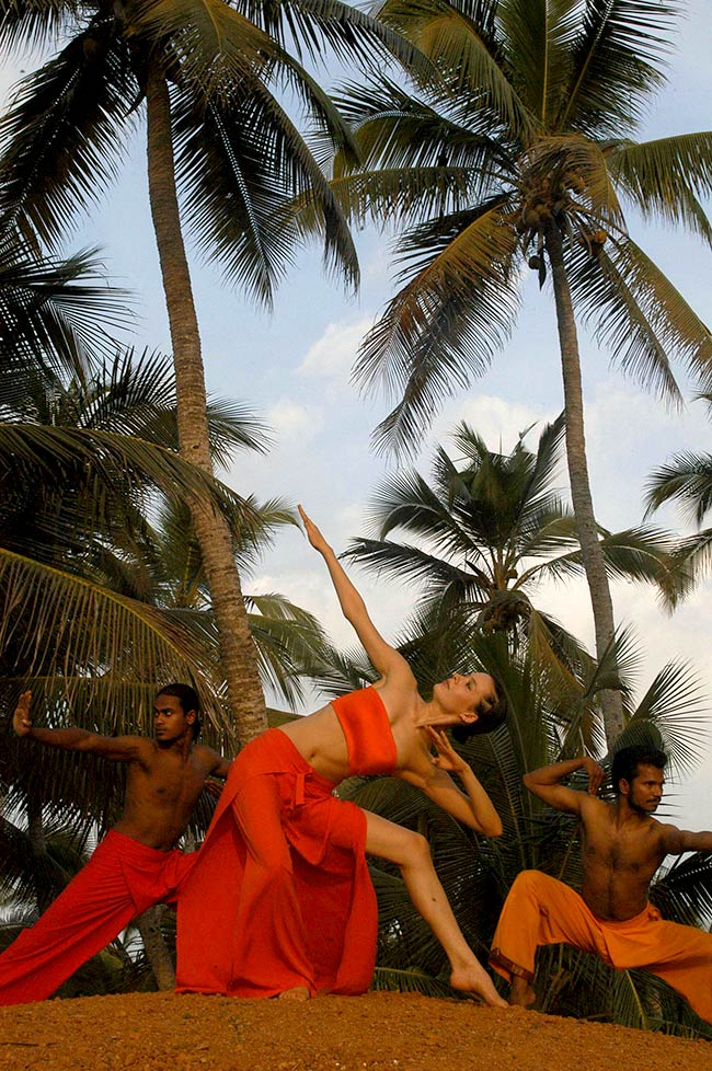 ईशा शरवानी को हैप्पी बर्थडे | बोल्ड बालाएं