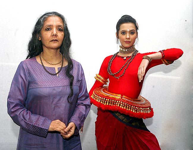 ईशा शरवानी को हैप्पी बर्थडे | बोल्ड बालाएं