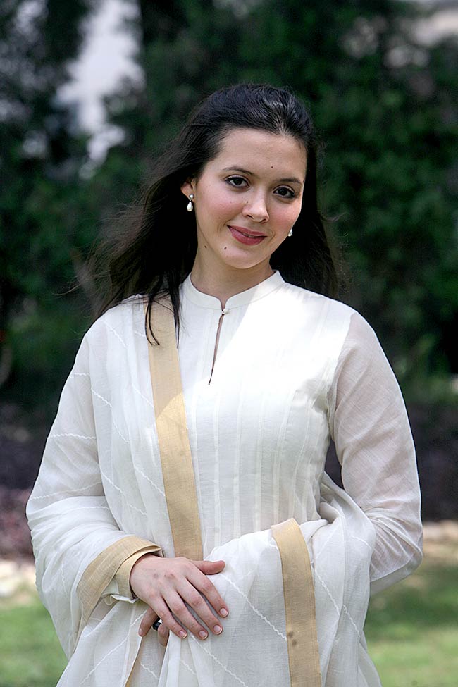 ईशा शरवानी को हैप्पी बर्थडे | बोल्ड बालाएं