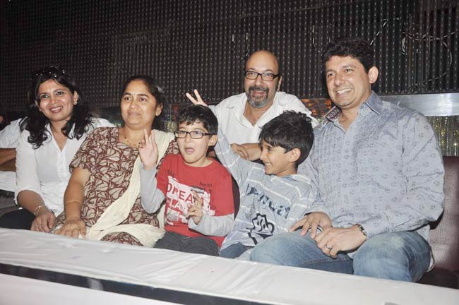 डांसिंग फ्लोर पर श्रीदेवी, माधुरी का जलवा | धक-धक गर्ल