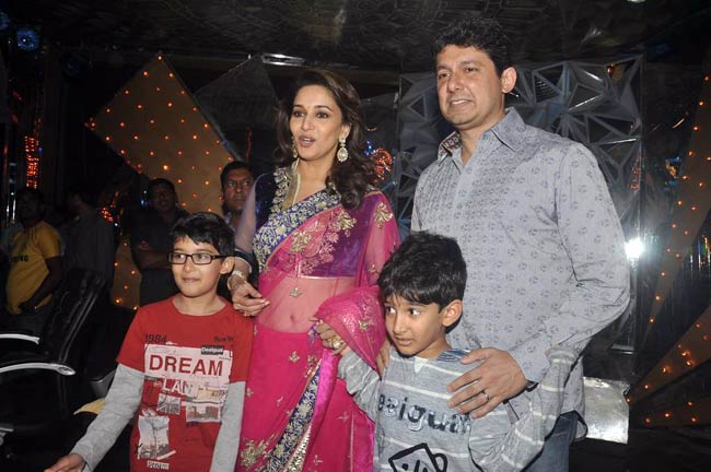 डांसिंग फ्लोर पर श्रीदेवी, माधुरी का जलवा | धक-धक गर्ल