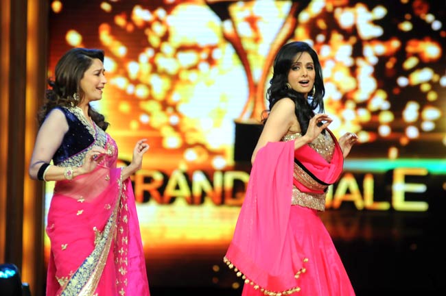 डांसिंग फ्लोर पर श्रीदेवी, माधुरी का जलवा | धक-धक गर्ल