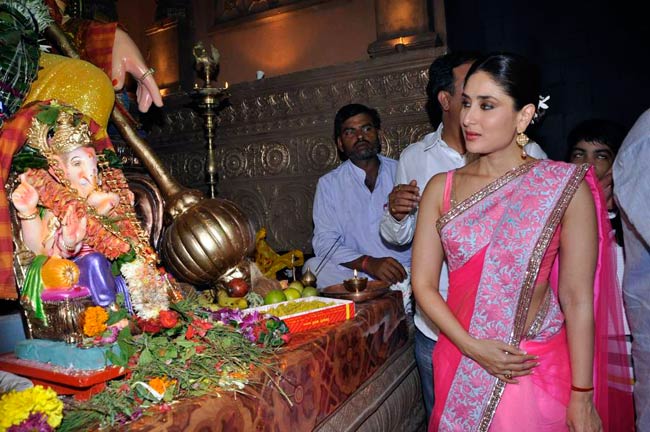 गणपति के दर पहुंचे करीना कपूर व मधुर भंडारकर | फर्स्‍ट लुक