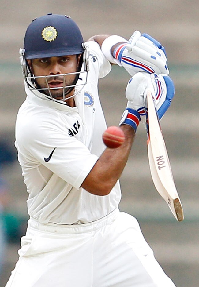 2nd Test Day 2: कोहली ने संभाली पारी