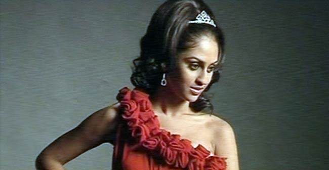 'टीवीपुर' की क्रिस्टल डिसूजा का ग्लैमरस फोटोशूट | ग्लैमर का तड़का