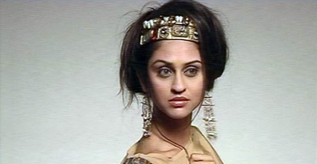 'टीवीपुर' की क्रिस्टल डिसूजा का ग्लैमरस फोटोशूट | ग्लैमर का तड़का