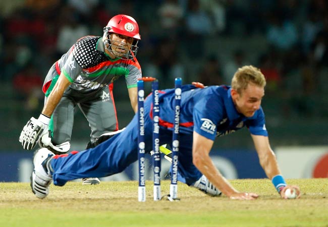 टी-20 WC: ल्यूक राइट के तूफान में उड़ा अफगानिस्तान | पढ़ें