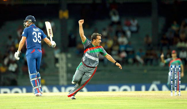 टी-20 WC: ल्यूक राइट के तूफान में उड़ा अफगानिस्तान | पढ़ें