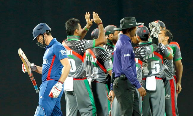 टी-20 WC: ल्यूक राइट के तूफान में उड़ा अफगानिस्तान | पढ़ें