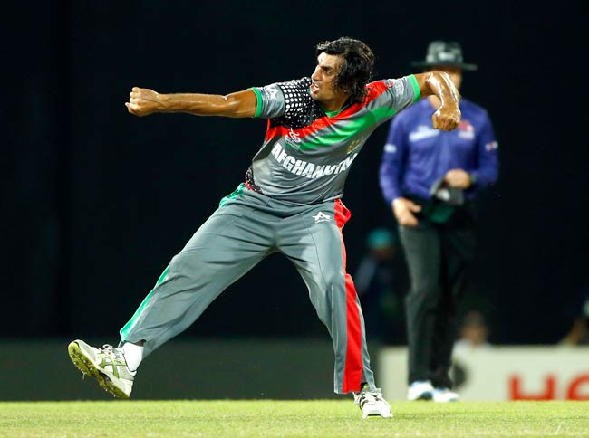 टी-20 WC: ल्यूक राइट के तूफान में उड़ा अफगानिस्तान | पढ़ें