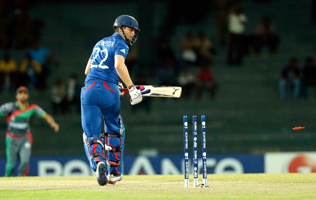 टी-20 WC: ल्यूक राइट के तूफान में उड़ा अफगानिस्तान | पढ़ें