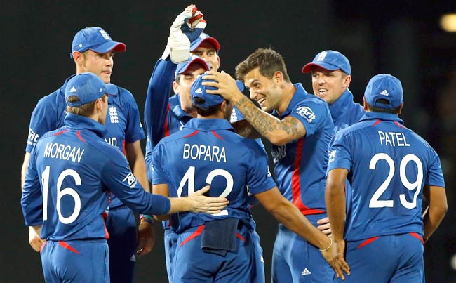 टी-20 WC: ल्यूक राइट के तूफान में उड़ा अफगानिस्तान | पढ़ें