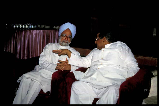 प्रधानमंत्री मनमोहन सिंह की अनदेखी तस्वीरें