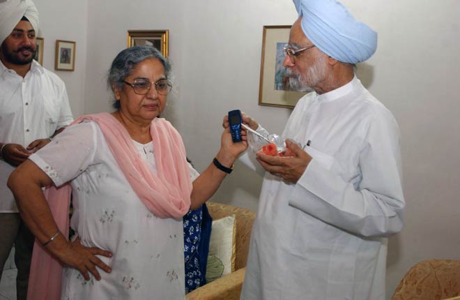 प्रधानमंत्री मनमोहन सिंह की अनदेखी तस्वीरें