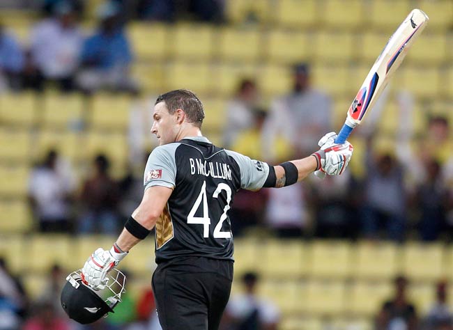 मैक्कुलम की आतिशी पारी, बांग्लादेश से जीते कीवी | पढ़ें