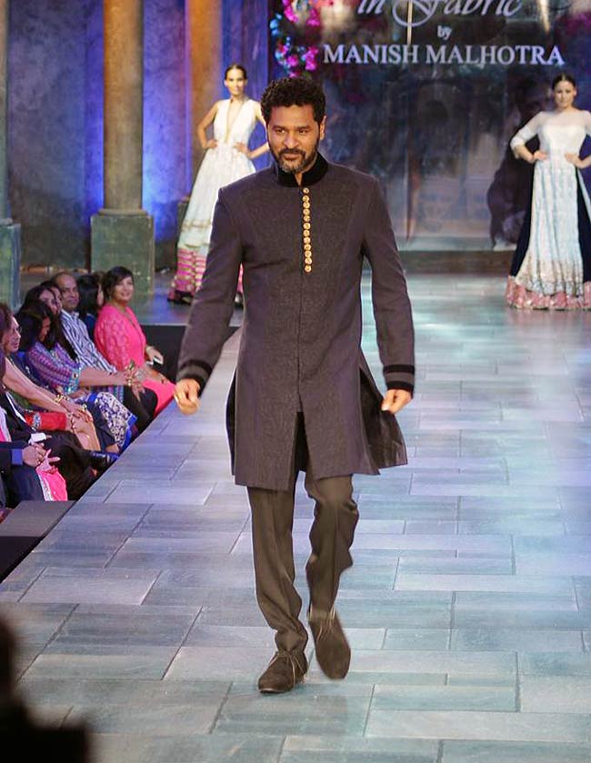 सितारों से सजा मिजवां फैशन शो... | ज्‍वेलरी वीक में सितारे