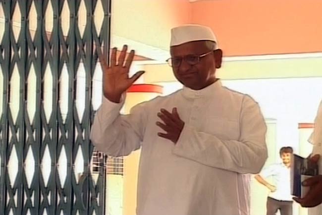 06 सितंबर 2012: तस्वीरों में दिनभर की बड़ी खबरें | पढ़ें