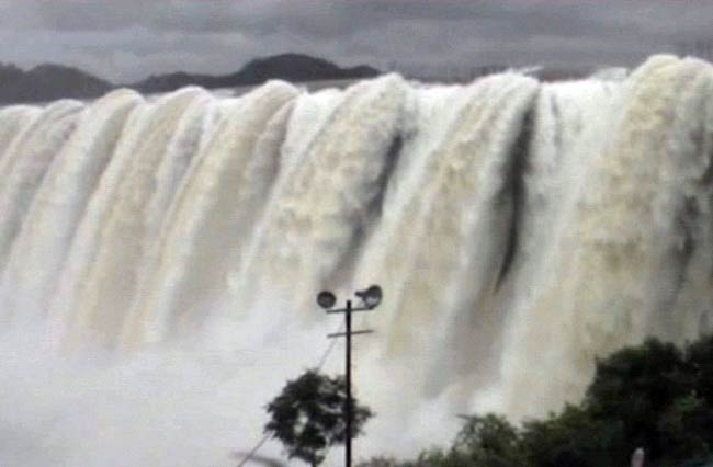 06 सितंबर 2012: तस्वीरों में दिनभर की बड़ी खबरें | पढ़ें