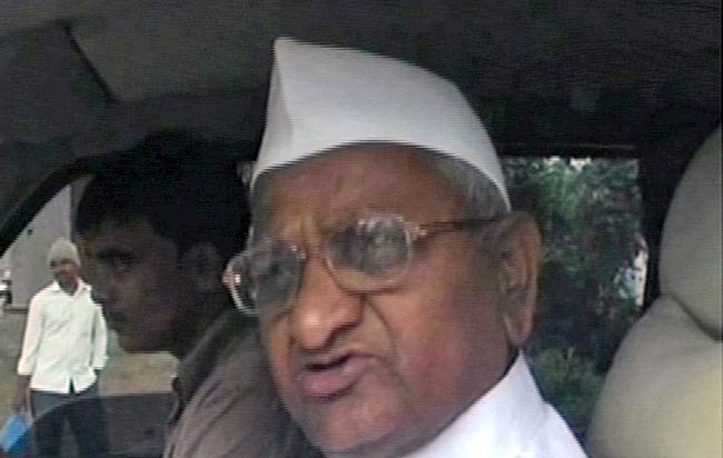 16 सितंबर 2012: तस्वीरों में दिनभर की अहम खबरें | पढ़ें