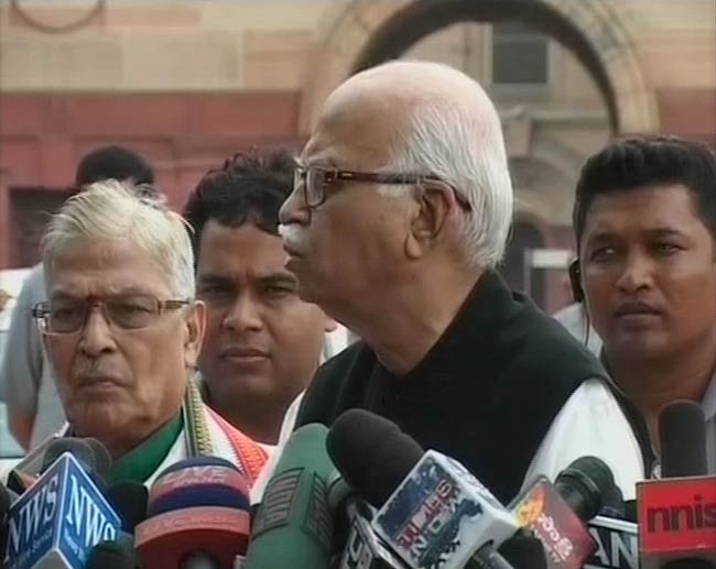 12 सितंबर 2012: तस्वीरों में दिनभर की अहम खबरें | पढ़ें