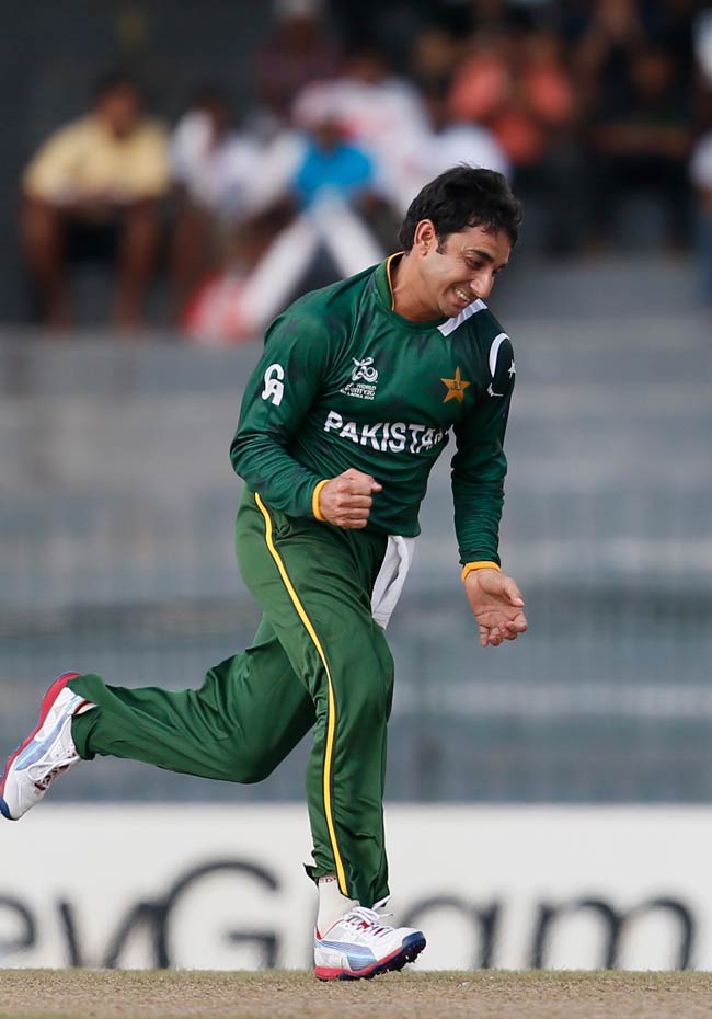 टी-20 वर्ल्ड कपः पाक ने द. अफ्रीका को पटखनी | पढ़ें