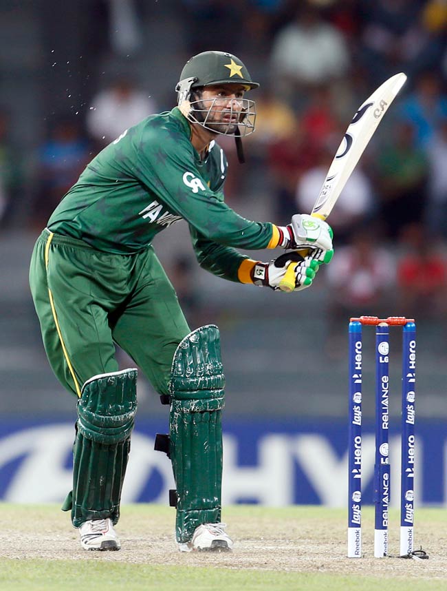 टी-20 वर्ल्ड कपः पाक ने द. अफ्रीका को पटखनी | पढ़ें