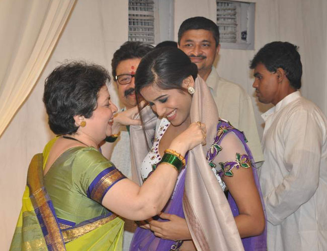 पूनम पांडे का देसी गर्ल अवतार | न्यूड पूनम