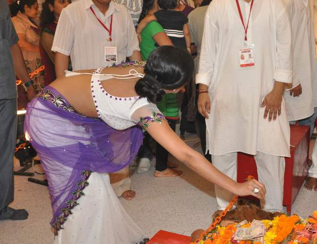 पूनम पांडे का देसी गर्ल अवतार | न्यूड पूनम